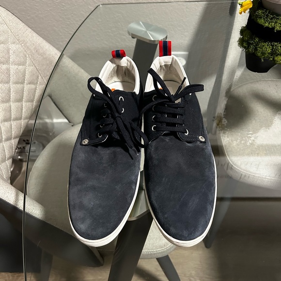 Men’s Louis Vuitton sneakers - Picture 2 of 2
